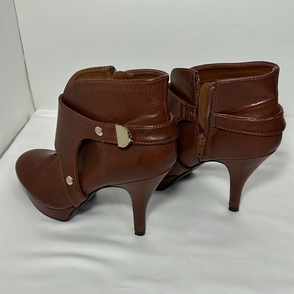 KENNETH COLE UNLISTED Size 8MHigh Heel Ankle Boots Womens Zipper Brown. - Picture 9 of 12